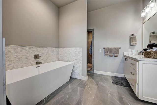 2364 NW 220th Terrace, Edmond, OK 73025