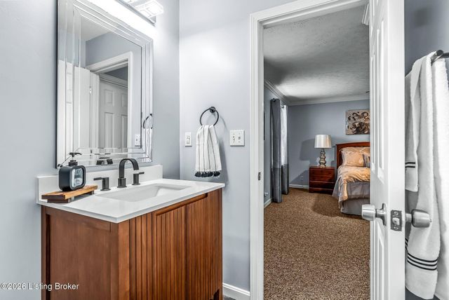 4220 Telovi Ct, Louisville, KY 40241