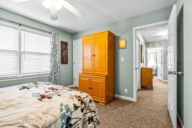 4220 Telovi Ct, Louisville, KY 40241