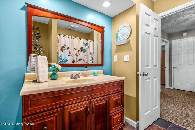 4220 Telovi Ct, Louisville, KY 40241