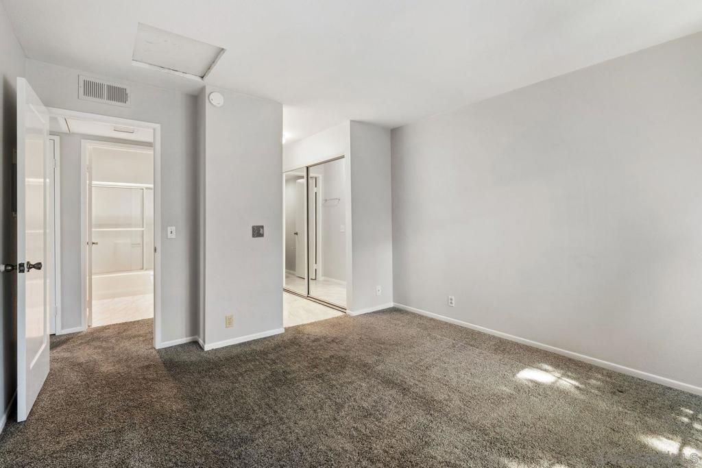 Image 13 of property listing at 7330 Calle Cristobal 88, San Diego, CA 92126