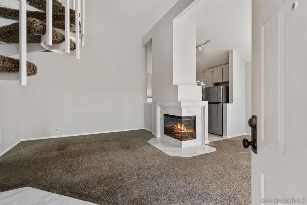 Image 6 of property listing at 7330 Calle Cristobal 88, San Diego, CA 92126