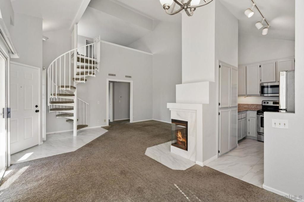 Image 9 of property listing at 7330 Calle Cristobal 88, San Diego, CA 92126