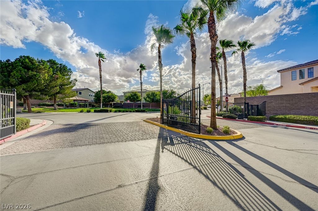 742 Aloe Yucca Avenue, Henderson, NV 89011 — photo 2