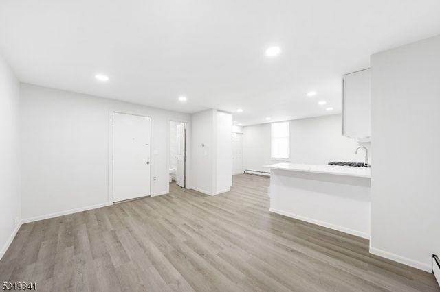 418 7Th St, Union City, NJ 07087