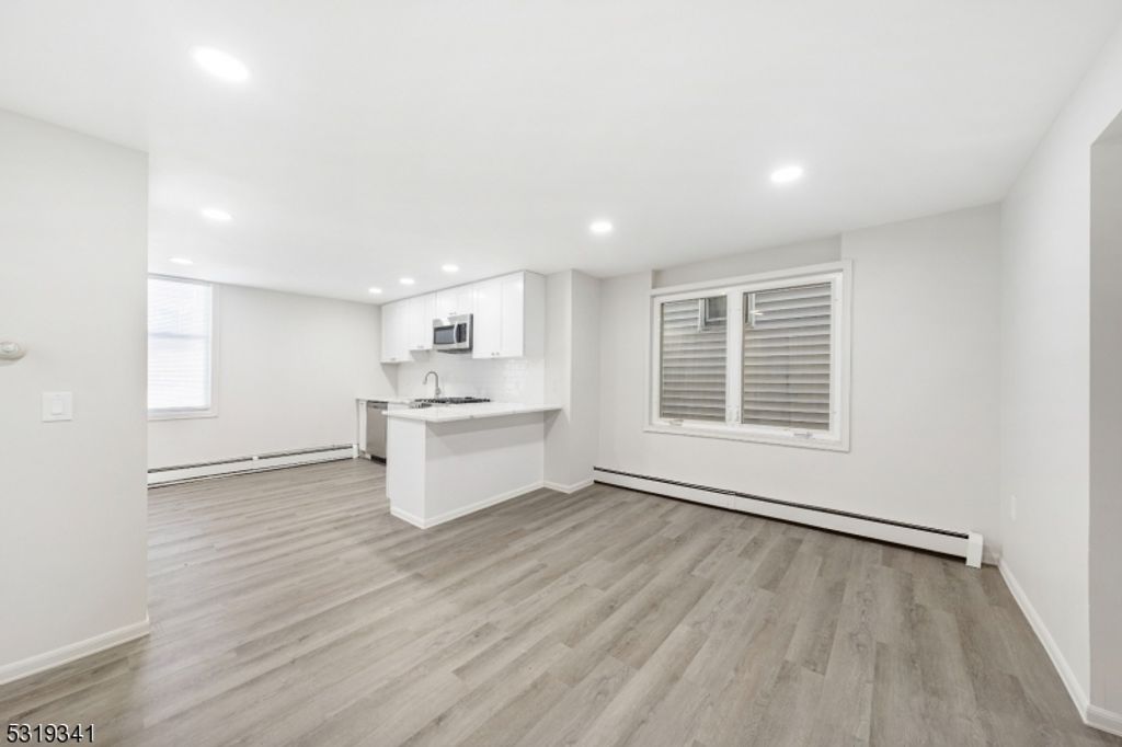 418 7Th St, Union City, NJ 07087