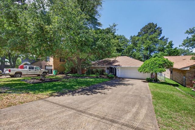 10118 Lakeview Street, Payne Springs, TX 75156