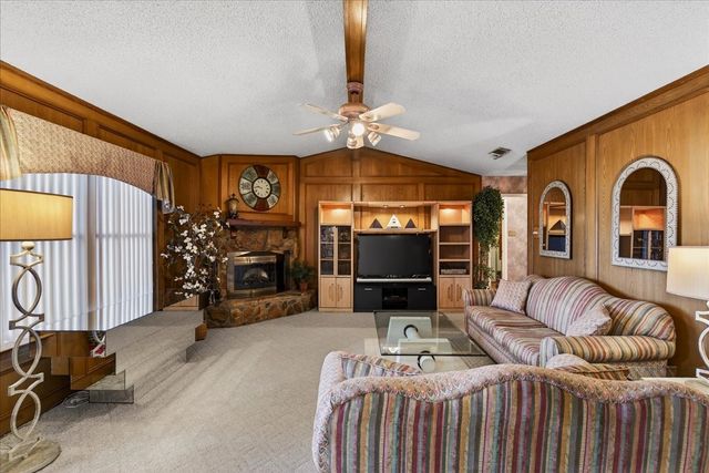 10118 Lakeview Street, Payne Springs, TX 75156