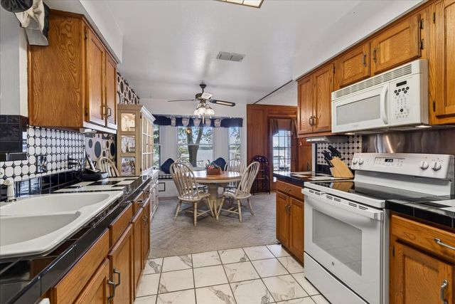 10118 Lakeview Street, Payne Springs, TX 75156