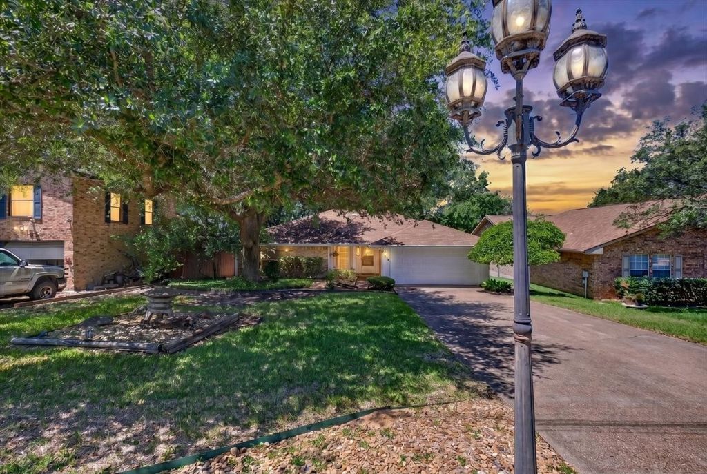 10118 Lakeview Street, Payne Springs, TX 75156