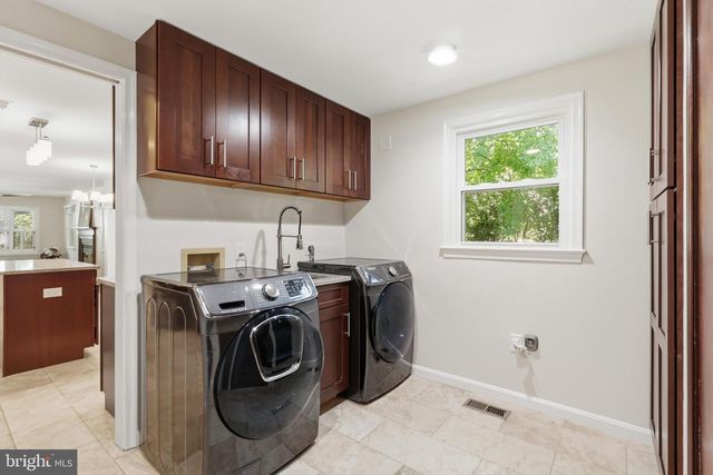 105 CUNNINGHAM PARK CT SE, Vienna, VA 22180