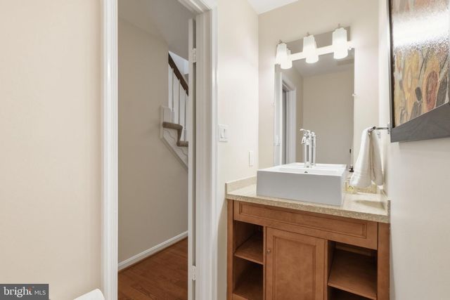 105 CUNNINGHAM PARK CT SE, Vienna, VA 22180
