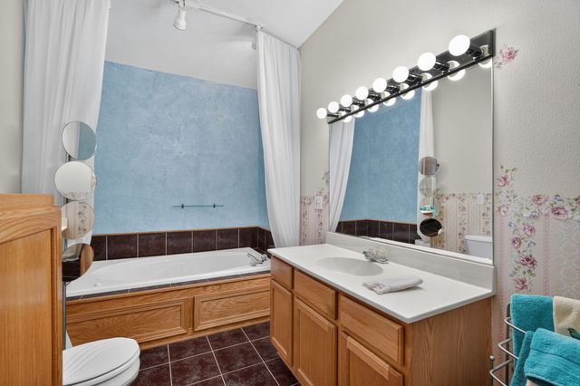 6804 Timberwolf Lane, Des Moines, IA 50320
