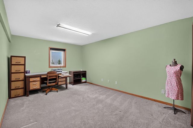 6804 Timberwolf Lane, Des Moines, IA 50320