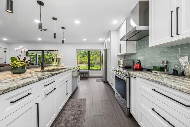 10908 SE Hobart Street, Jupiter, FL 33469