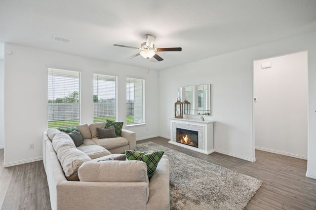 557 Pueblo Bonito Trail, Fort Worth, TX 76052