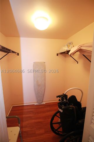 900 Colony Point Cir 216, Pembroke Pines, FL 33026