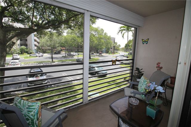 900 Colony Point Cir 216, Pembroke Pines, FL 33026