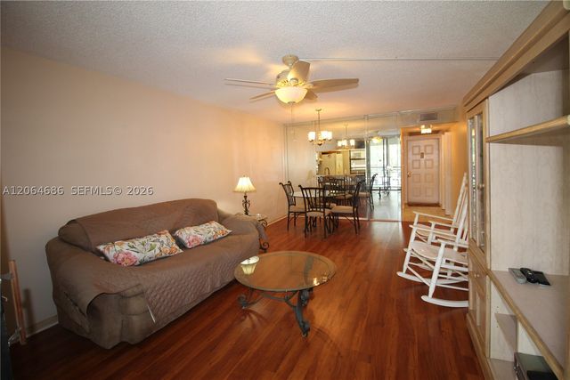 900 Colony Point Cir 216, Pembroke Pines, FL 33026