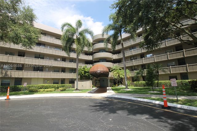 900 Colony Point Cir 216, Pembroke Pines, FL 33026