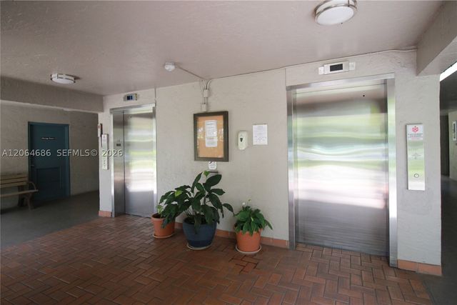 900 Colony Point Cir 216, Pembroke Pines, FL 33026