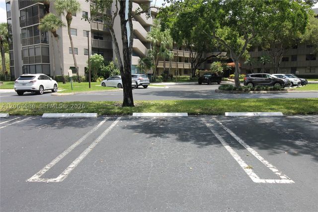 900 Colony Point Cir 216, Pembroke Pines, FL 33026