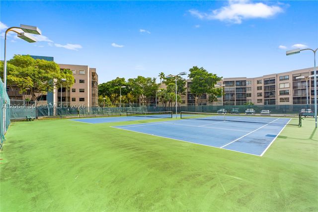 900 Colony Point Cir 216, Pembroke Pines, FL 33026