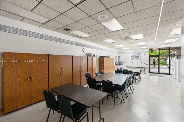 900 Colony Point Cir 216, Pembroke Pines, FL 33026