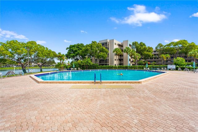 900 Colony Point Cir 216, Pembroke Pines, FL 33026