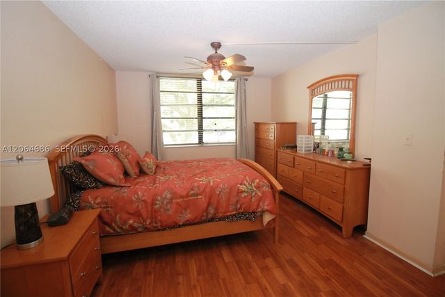900 Colony Point Cir 216, Pembroke Pines, FL 33026