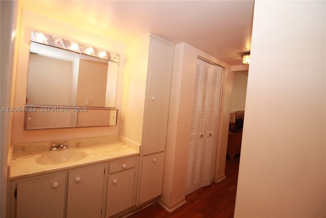 900 Colony Point Cir 216, Pembroke Pines, FL 33026