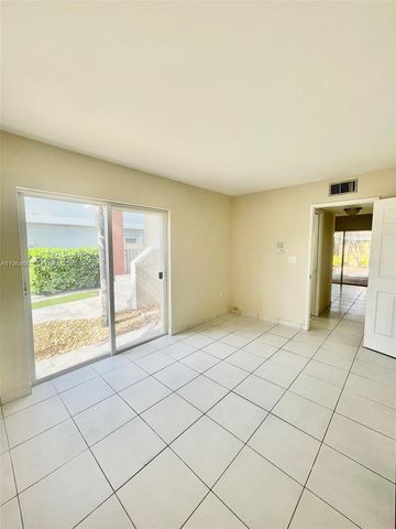 922 NW 106th Ave Cir 922, Miami, FL 33172