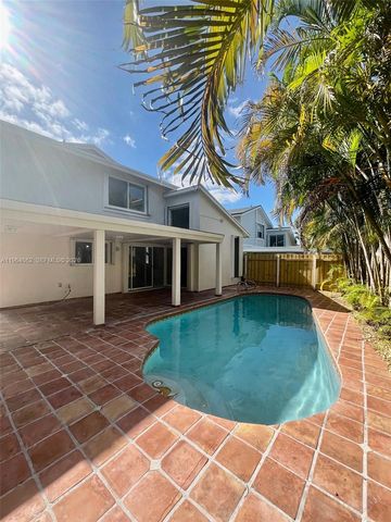 922 NW 106th Ave Cir 922, Miami, FL 33172