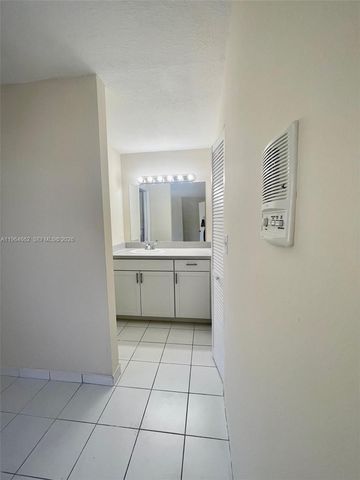 922 NW 106th Ave Cir 922, Miami, FL 33172