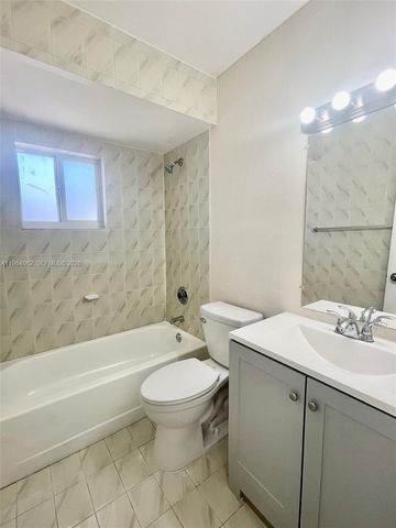 922 NW 106th Ave Cir 922, Miami, FL 33172