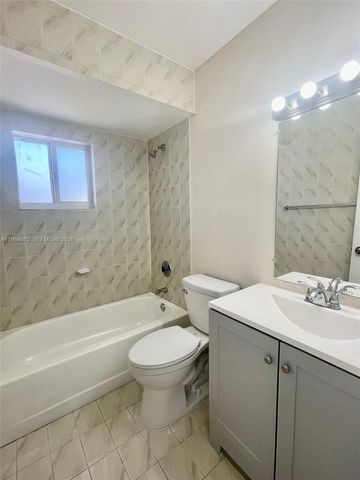 922 NW 106th Ave Cir 922, Miami, FL 33172