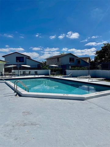 922 NW 106th Ave Cir 922, Miami, FL 33172