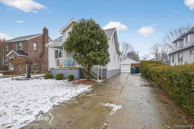 645 Riverbank Street, Wyandotte, MI 48192