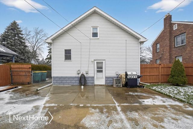 645 Riverbank Street, Wyandotte, MI 48192