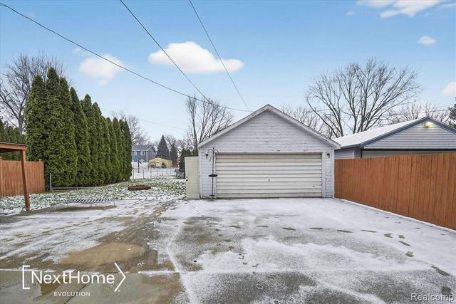 645 Riverbank Street, Wyandotte, MI 48192