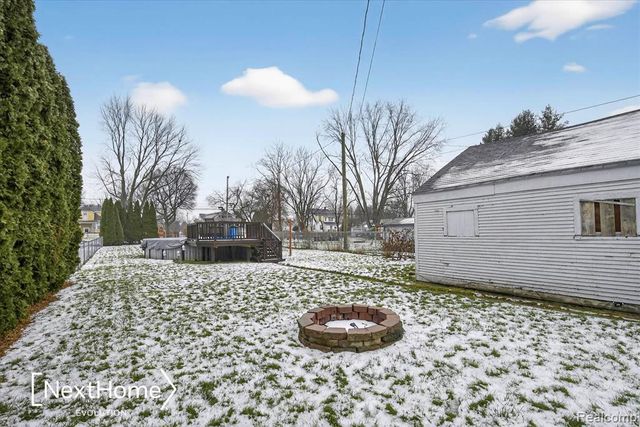 645 Riverbank Street, Wyandotte, MI 48192