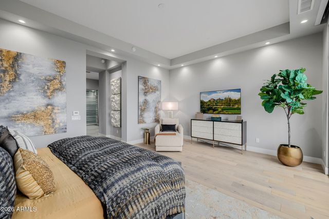 2 BILTMORE Estate 207, Phoenix, AZ 85016