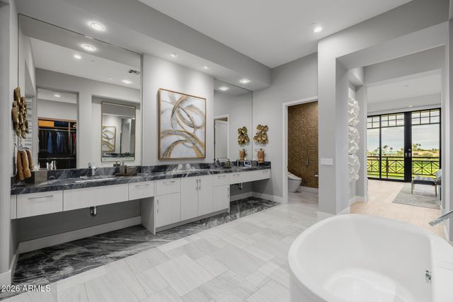 2 BILTMORE Estate 207, Phoenix, AZ 85016