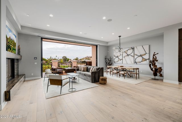 2 BILTMORE Estate 207, Phoenix, AZ 85016