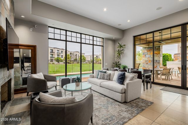 2 BILTMORE Estate 207, Phoenix, AZ 85016