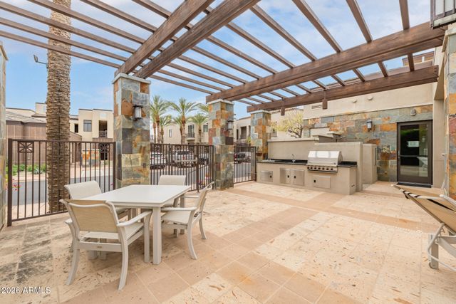 2 BILTMORE Estate 207, Phoenix, AZ 85016