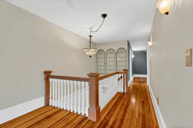 26 College Street, Old Saybrook, CT 06475