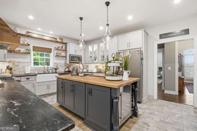 416 Spring Place Road NE, White, GA 30184