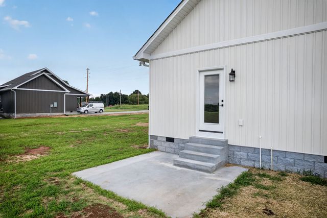 3631 Greenhaw Rd, Decherd, TN 37324