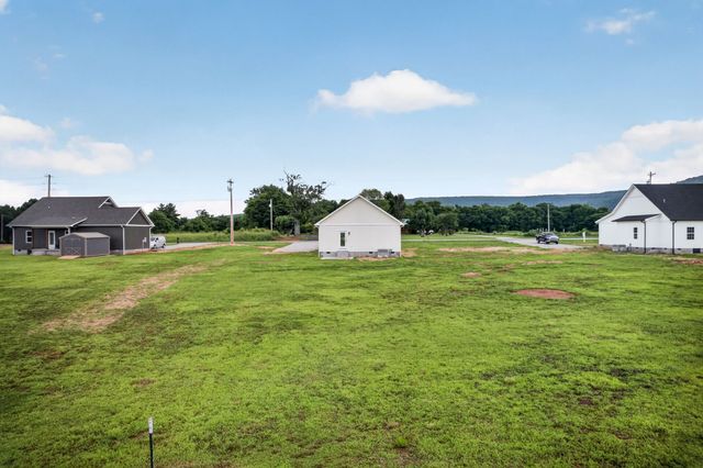 3631 Greenhaw Rd, Decherd, TN 37324